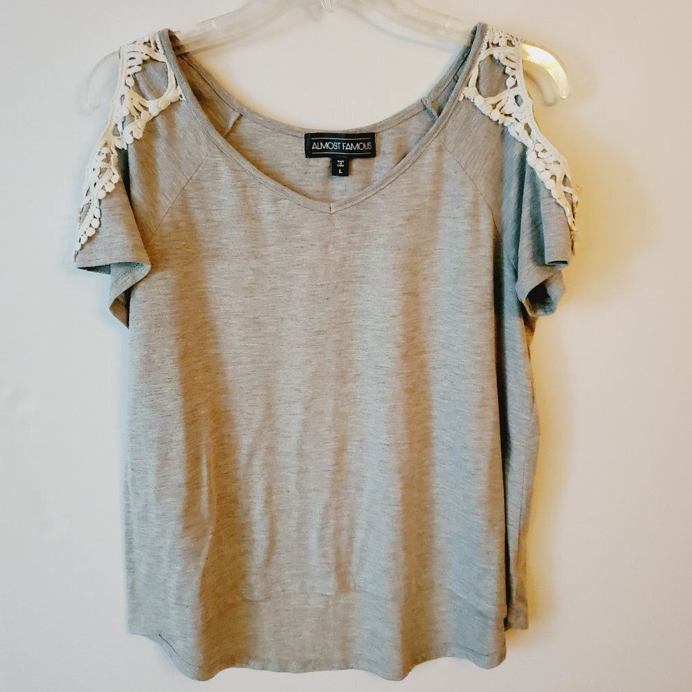 Almost Famous Gray Cold Shoulder High-Low Top With White Doily Lace Sz L